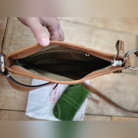 Vintage COACH green suede crossbody and card case*does NOT come w Coach dust bag - Picture 5 of 9